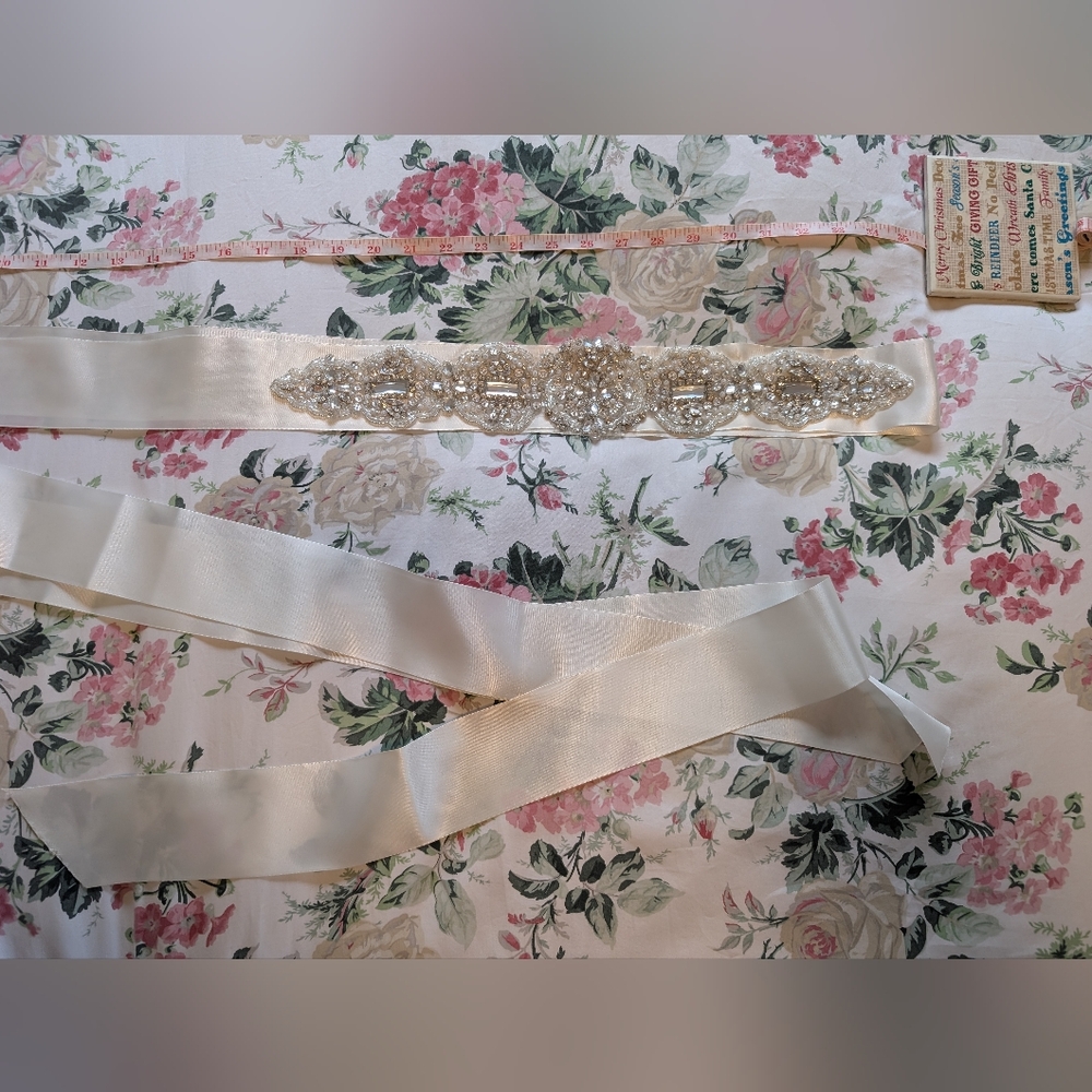 Elegant Cream and Silver Beaded Sash